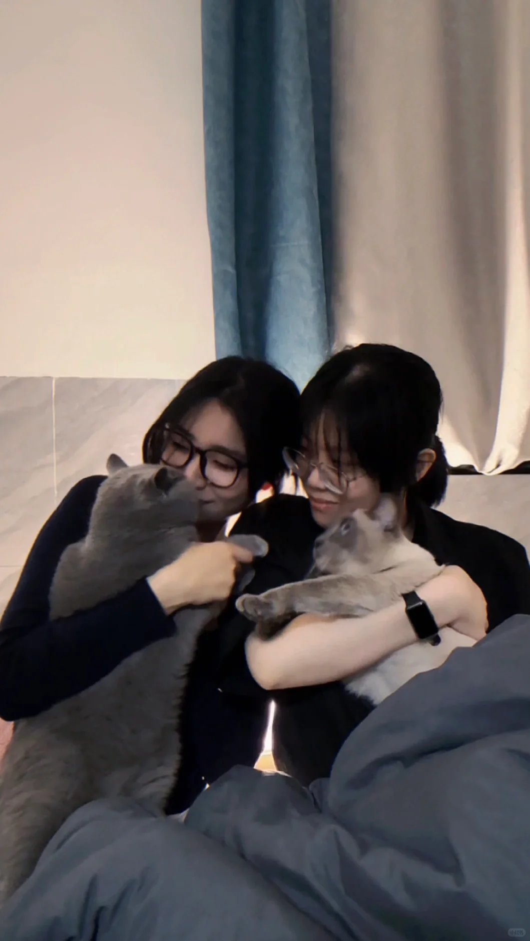 我们俩开发的社交app终于上线le