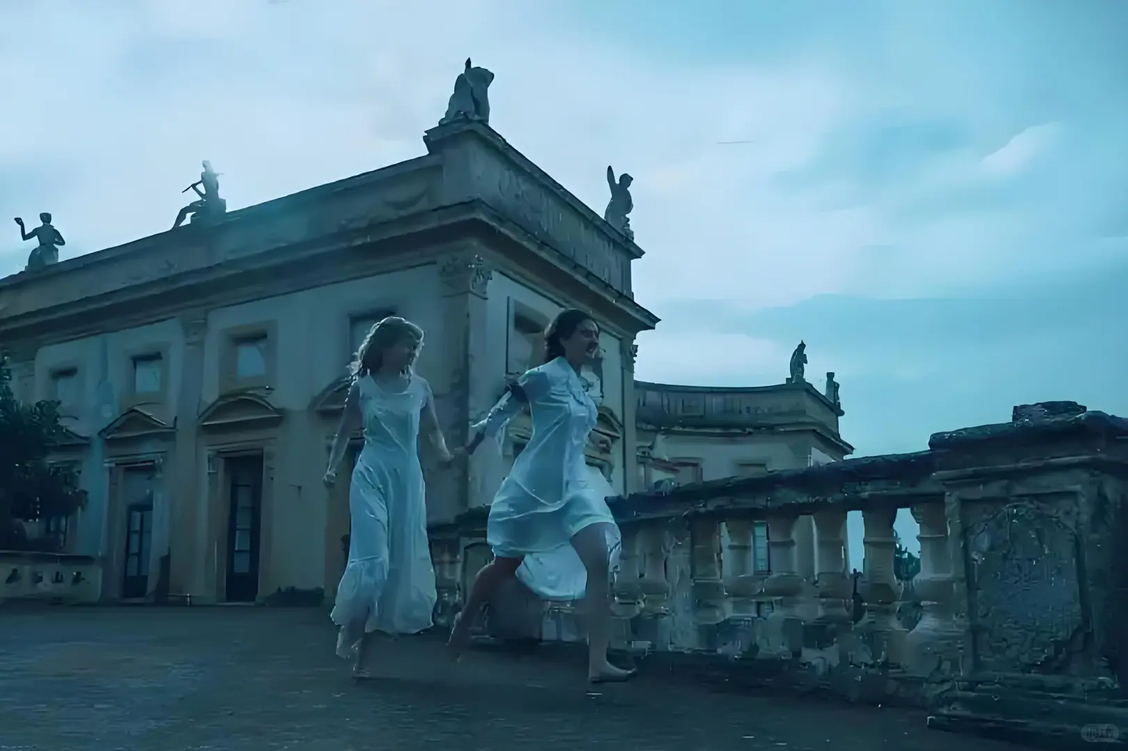 暗黑疯批尺度炸裂的意大利神剧