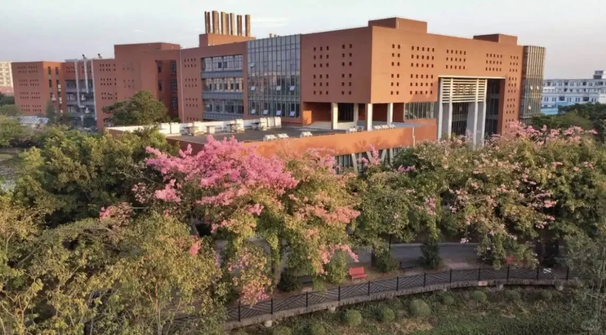 🌟 广州软件学院｜超全校园环境大揭秘！🌟