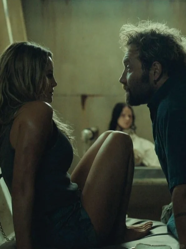 人比🦈更微险的逃生爽片 🇲🇾