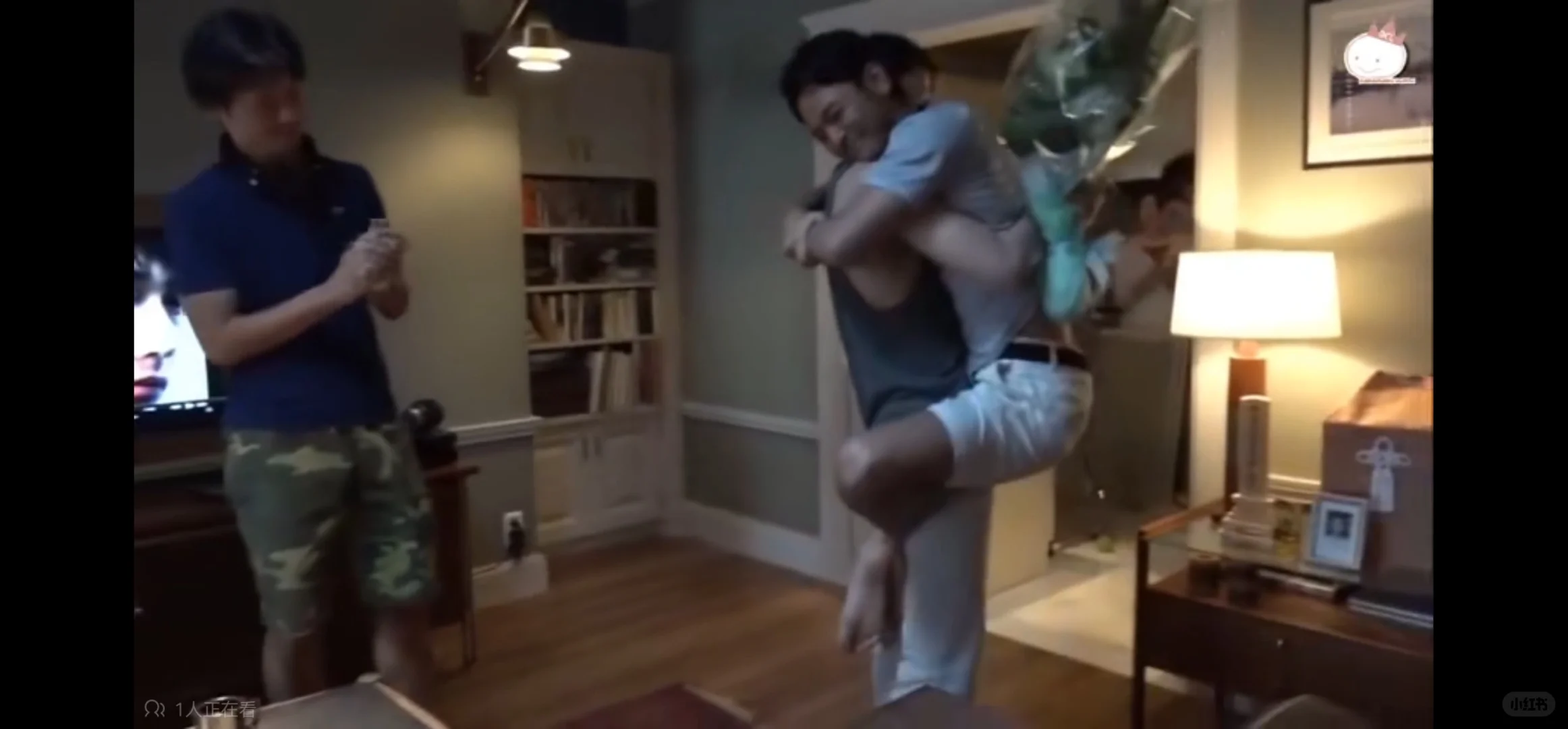 快来看绫野刚的腿！