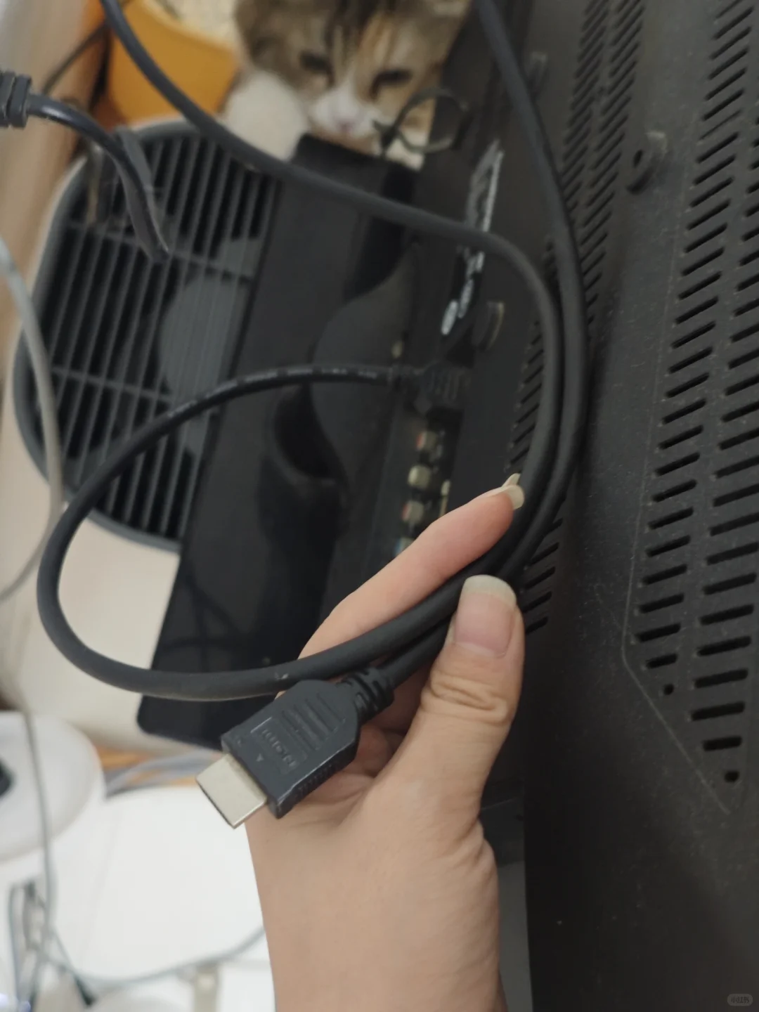 租房里面有台电视机，但是怎么用啊？？？