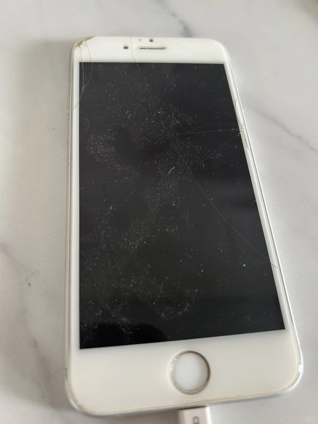 从家里翻出来的旧手机，往右滑居然看到