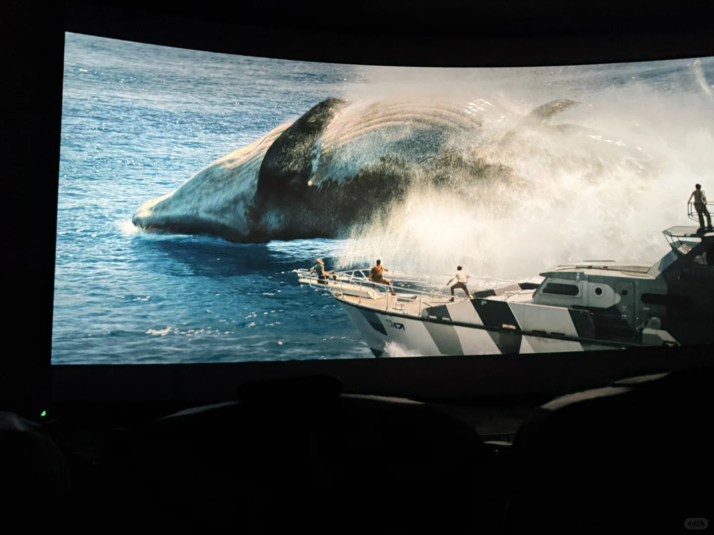 第四部还是挺刺激的！穿插了不少惊悚点