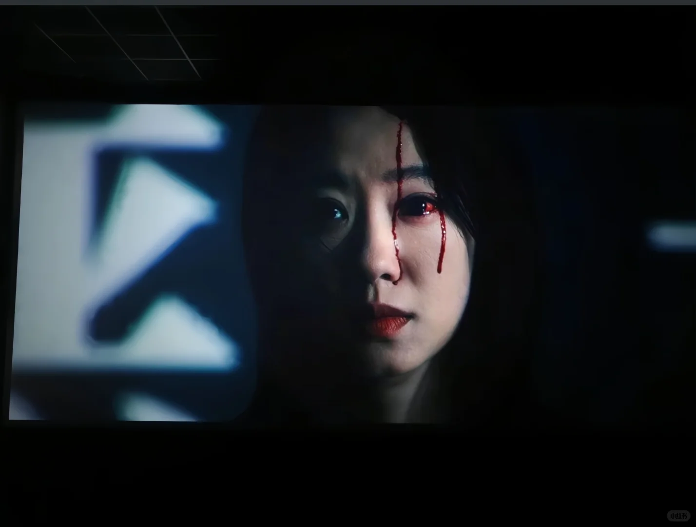 “这个世界不是非黑即白的”