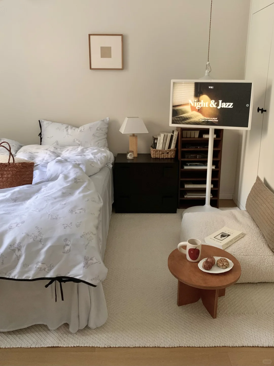 房子不大，没有电视，但也很好宅