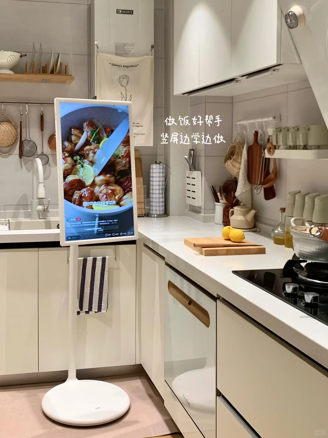 房子不大，没有电视，但也很好宅