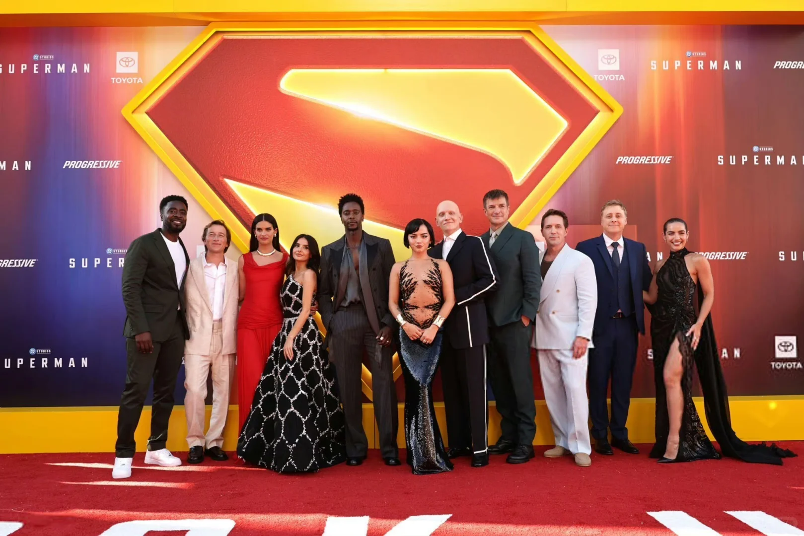 《超人》还没上映就有人买了6场8张票？！