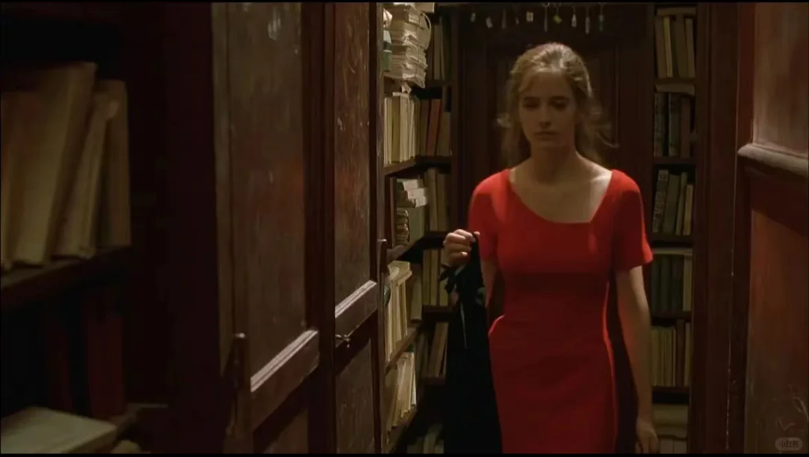 男生必看！这部「疯批」神片，满足你所有的幻想