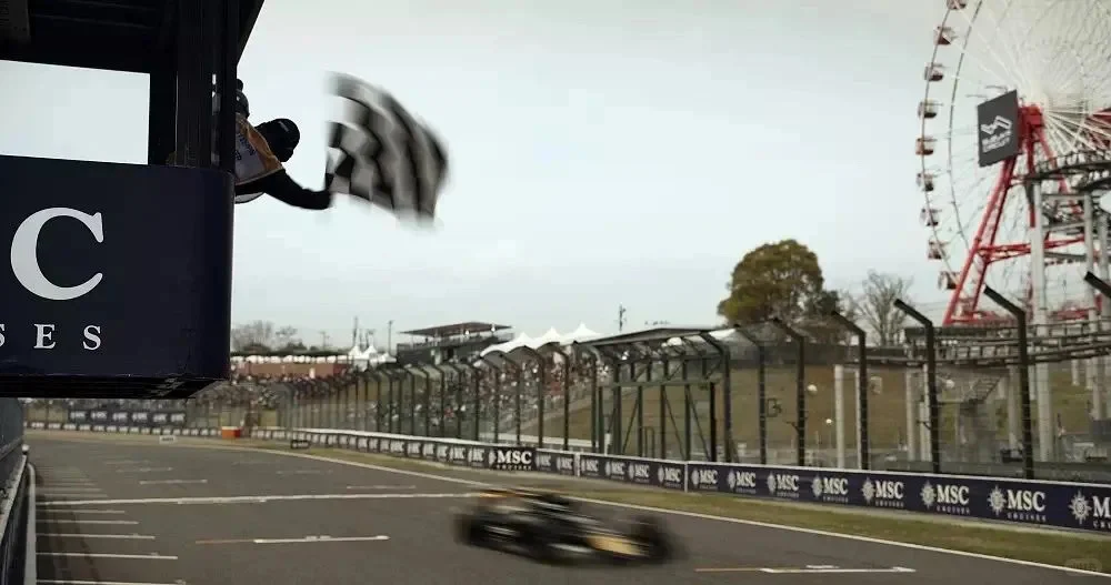 看完《F1:狂飙飞车》，被一句“噪音罢了”戳中