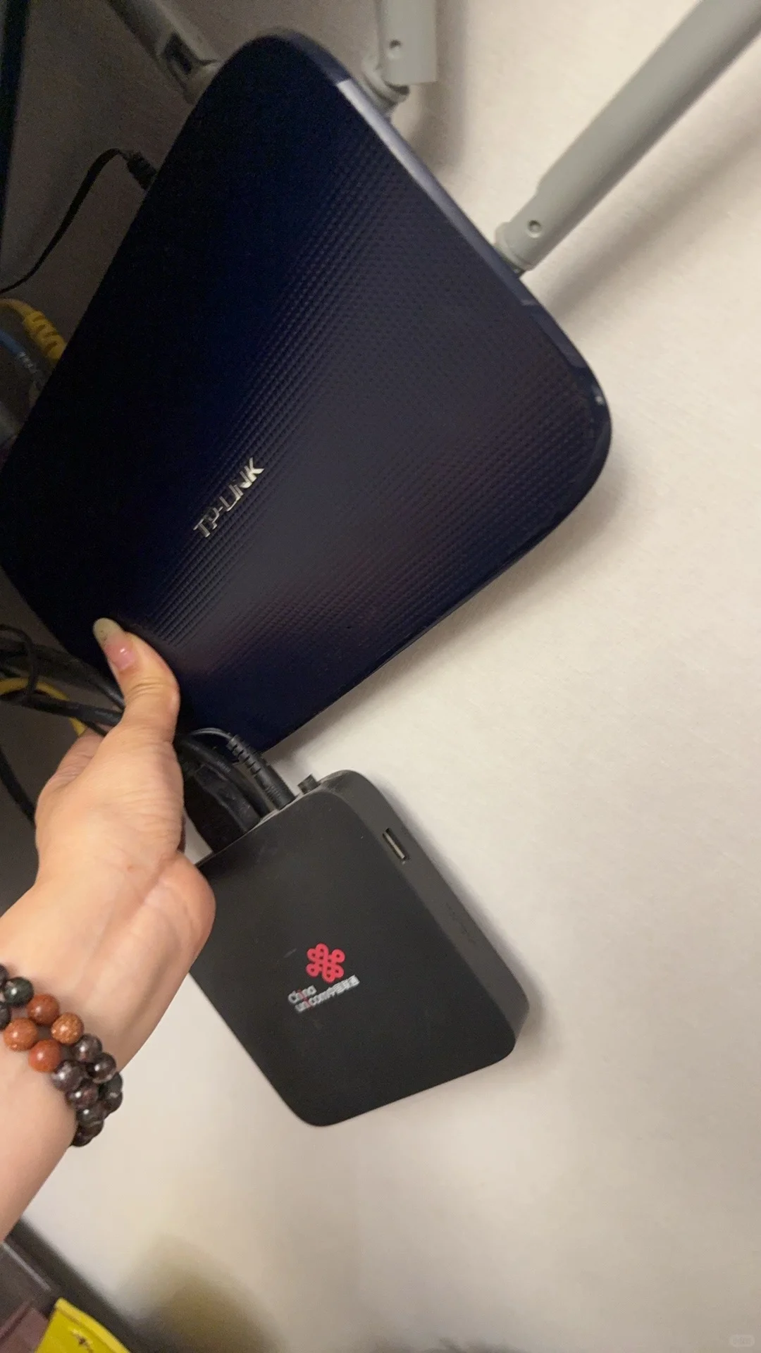 求救 电视一关家里就没网