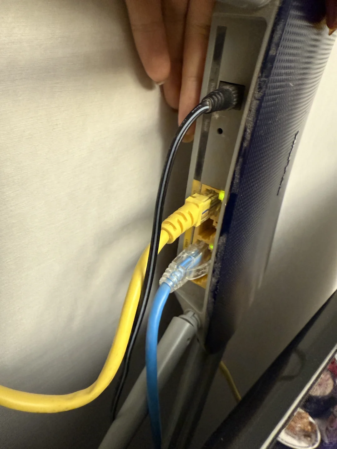 求救 电视一关家里就没网