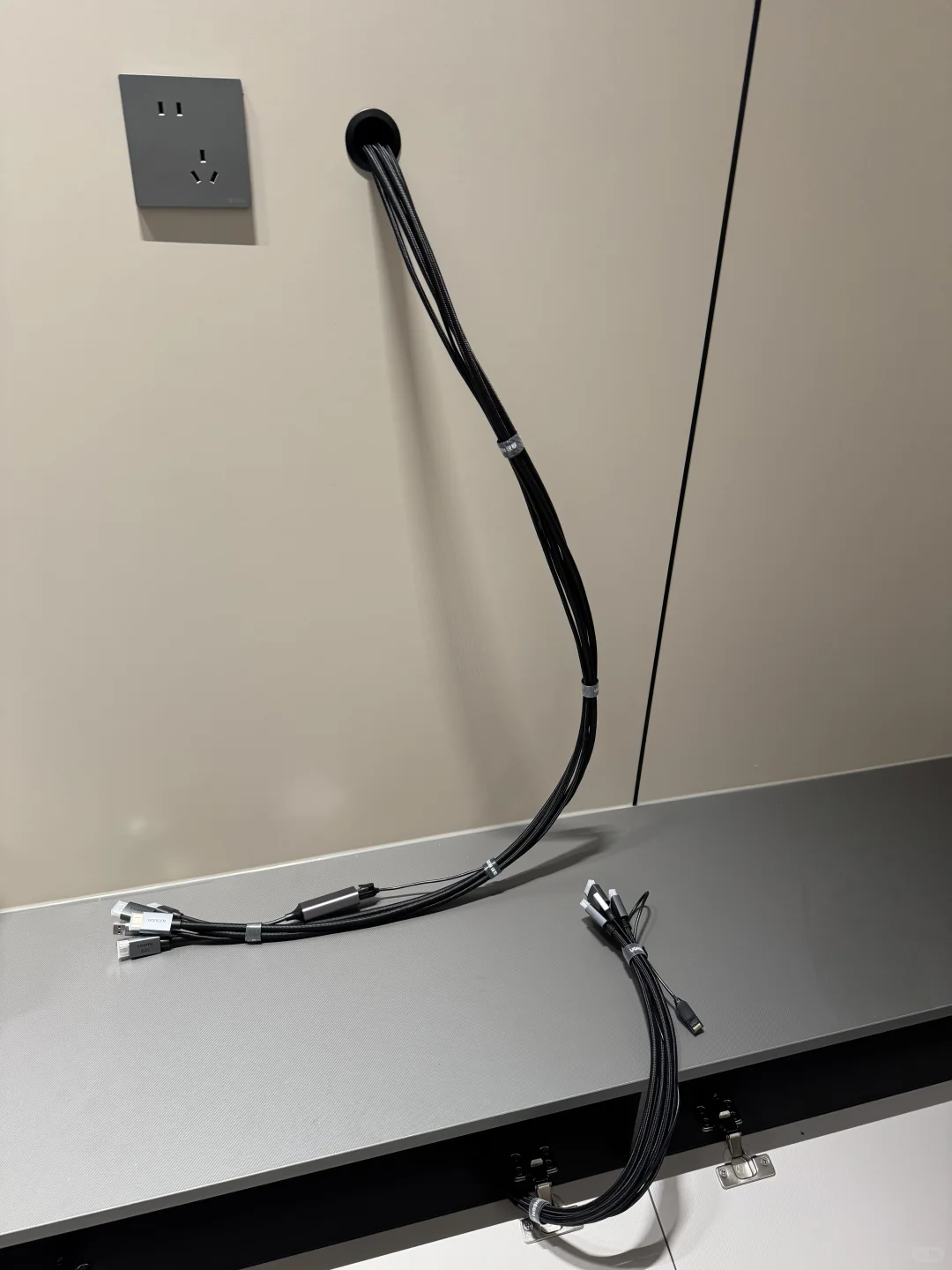 SONY XR-75X90L电视机安装前如何预埋线