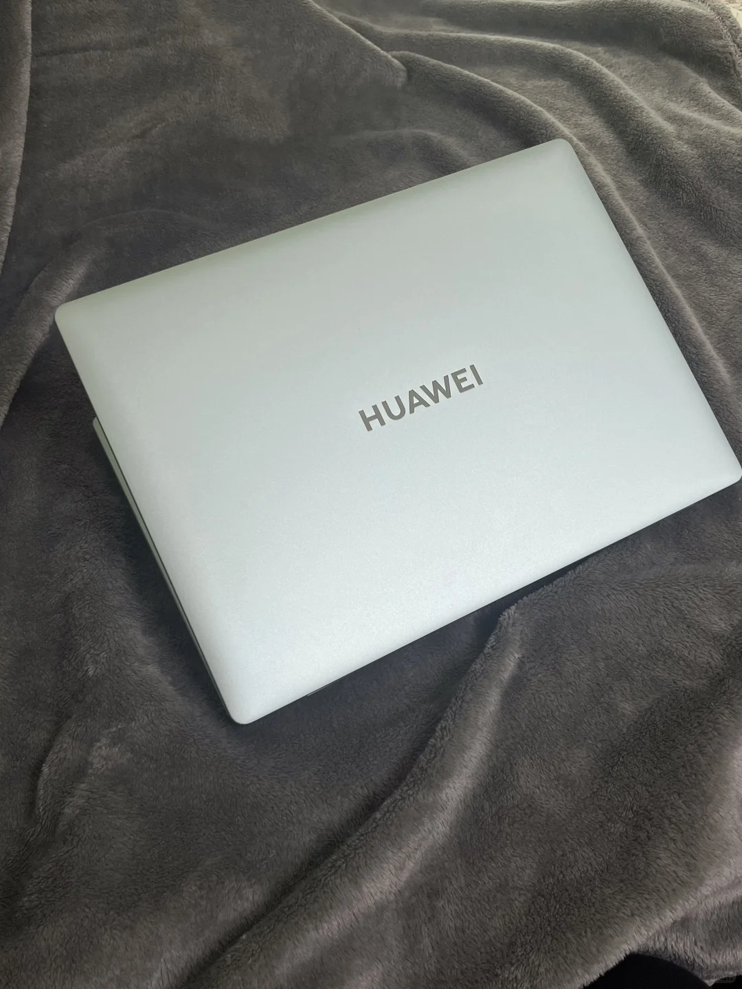 买完华为电脑后,打开小红书,天塌了