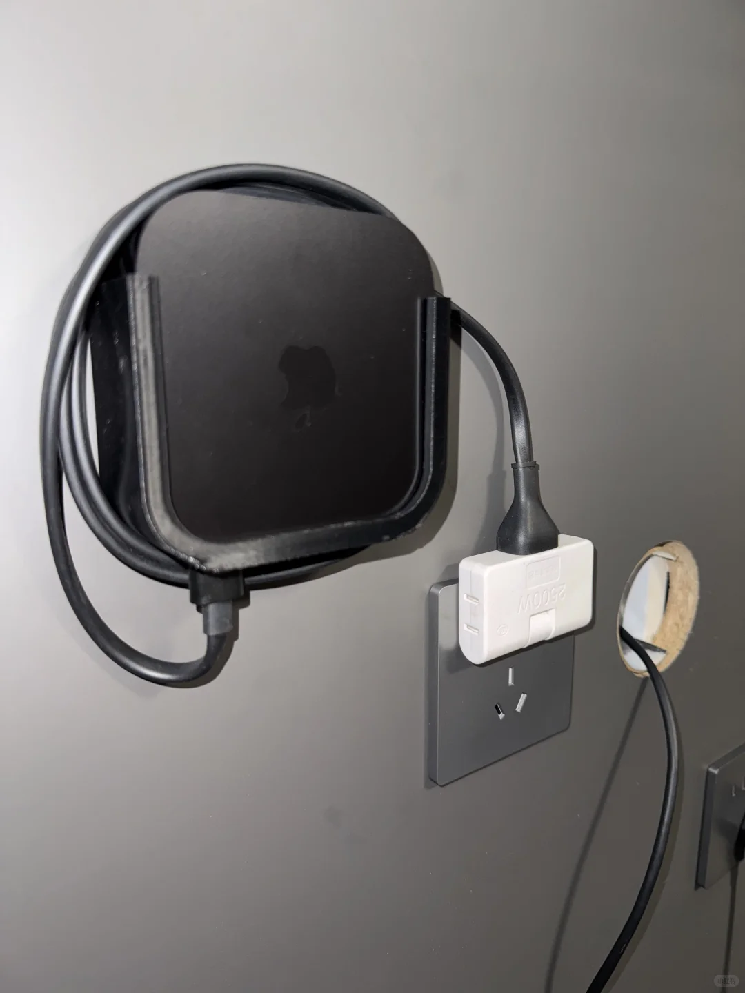 请叫我天才，Apple TV上墙方案分享