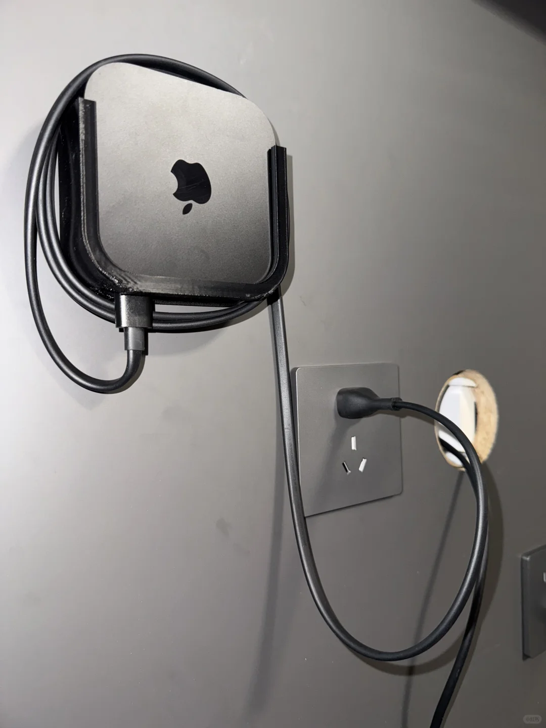 请叫我天才，Apple TV上墙方案分享