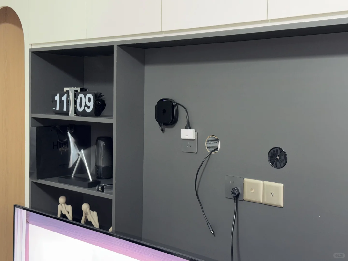 请叫我天才，Apple TV上墙方案分享