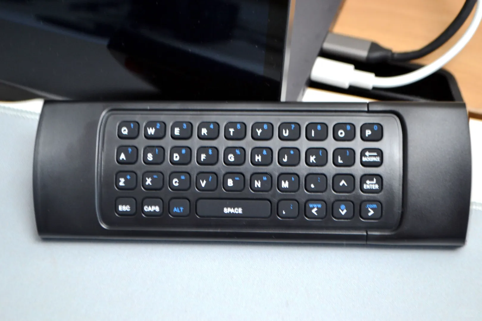 500 多的骁龙 8 Gen1 魔改盒子，比手机还香