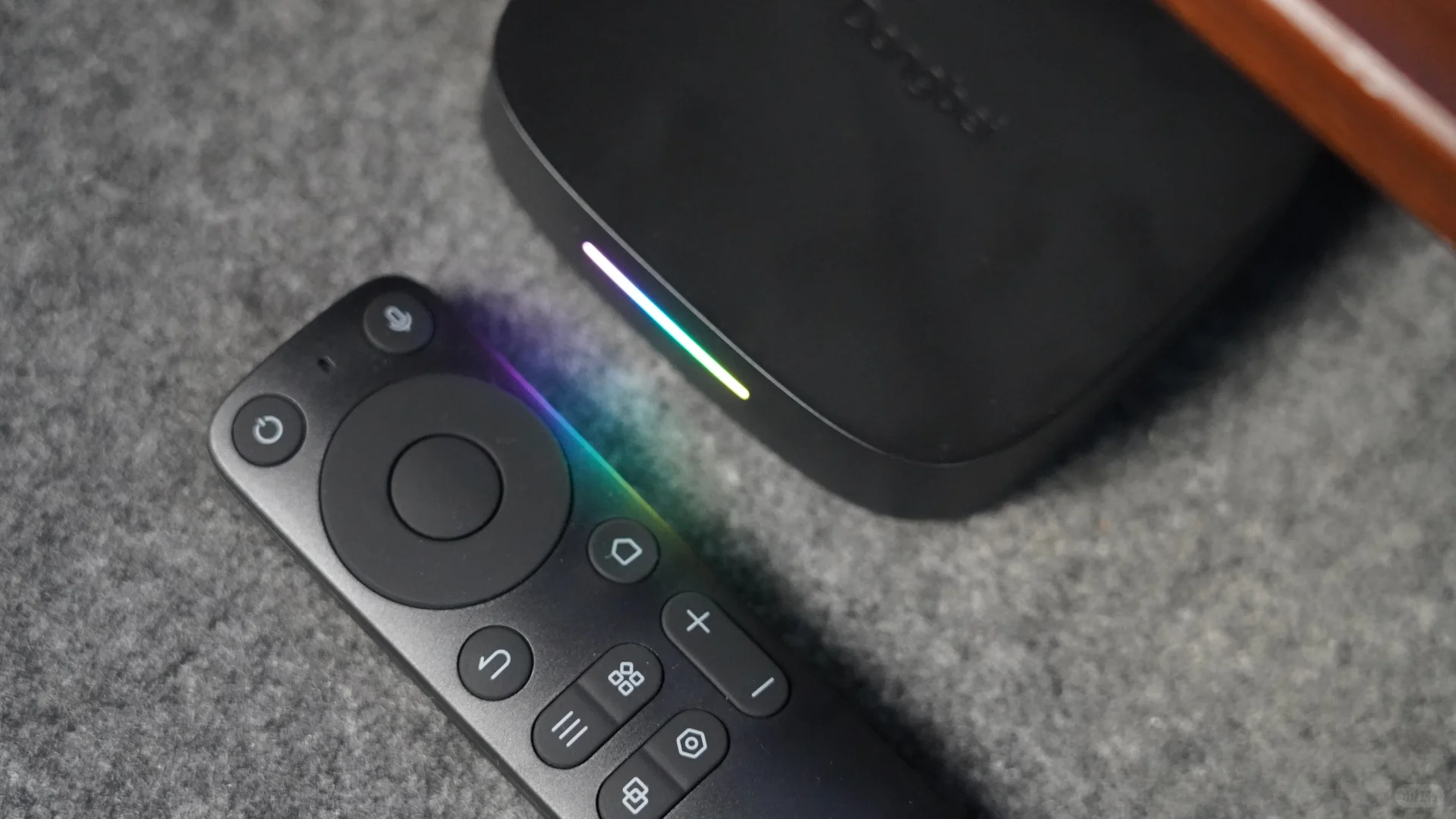 当贝H5 Pro电视盒子，将显示器利用起来