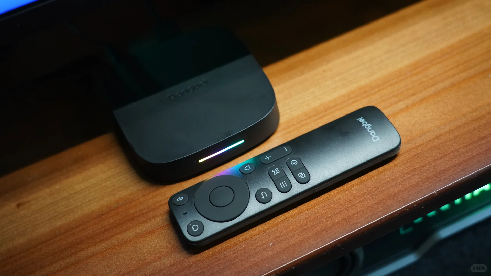 当贝H5 Pro电视盒子，将显示器利用起来