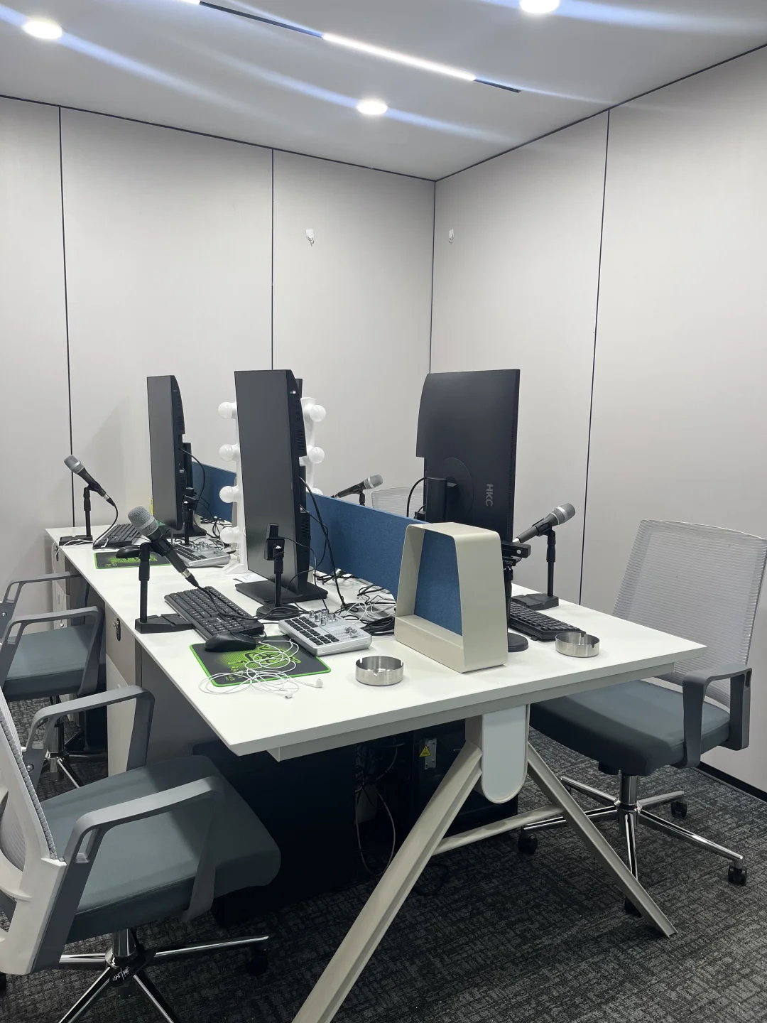 招聘弹幕主播啦，六小时工作🎉