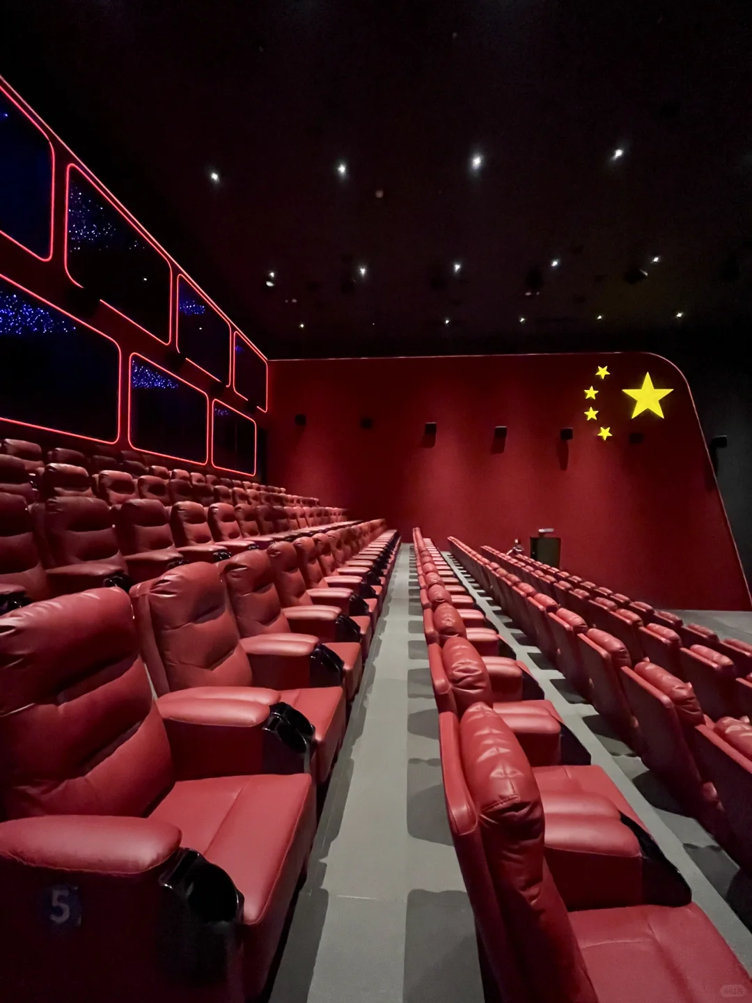 东莞坠美电影院，巨出片‼️好看快去...