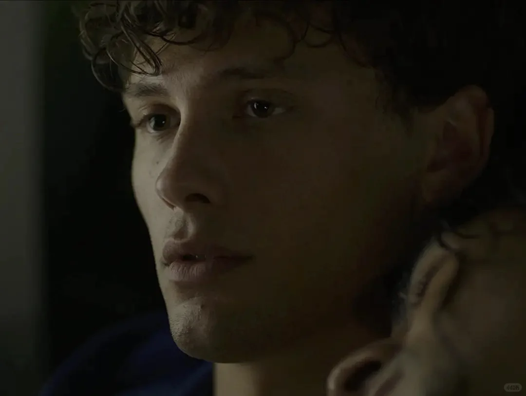 《生吞》JQ满满+恐怖❗️恐怖废墟导演新作❗️