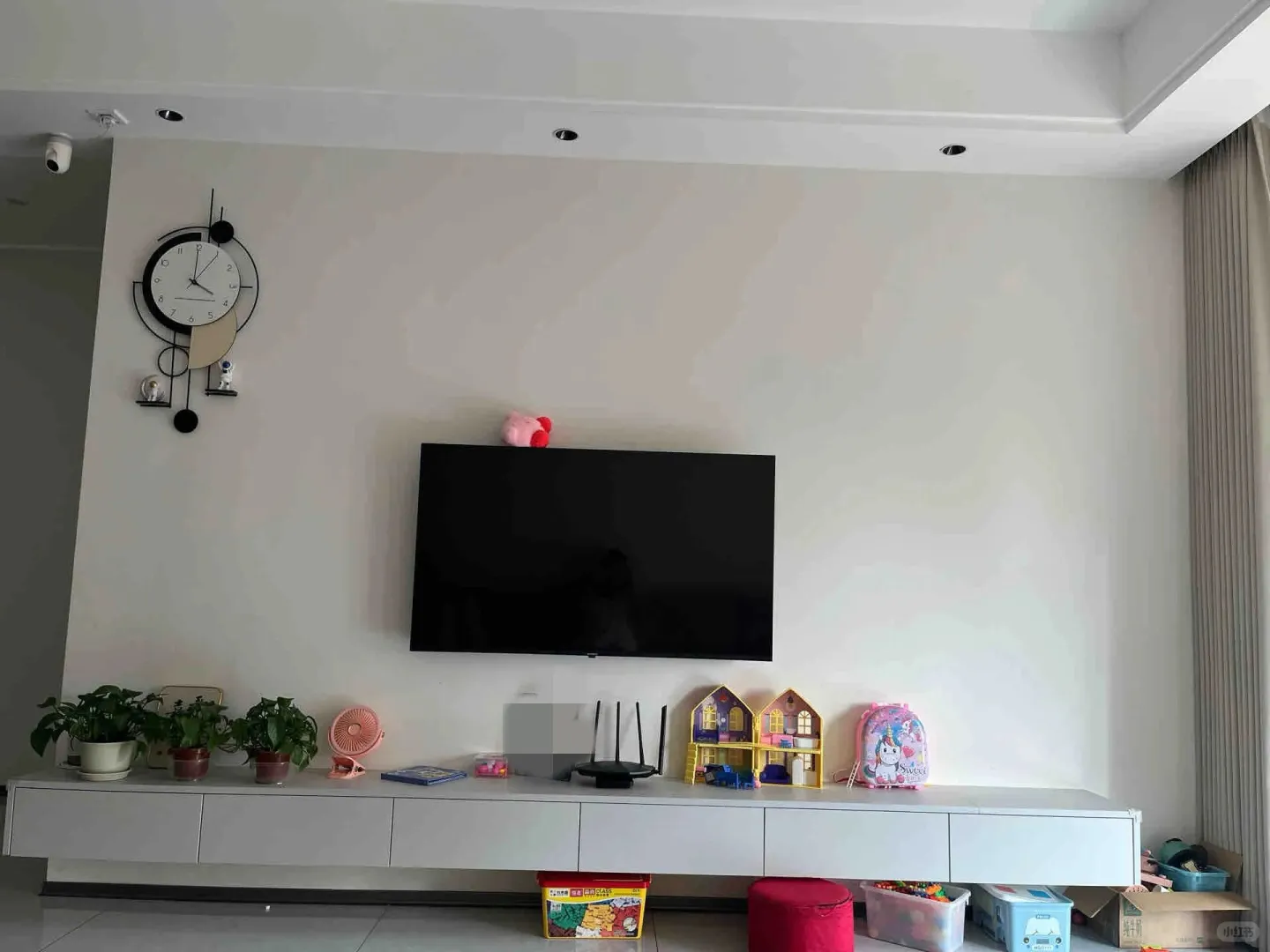 说好的巨幕咋成平板了