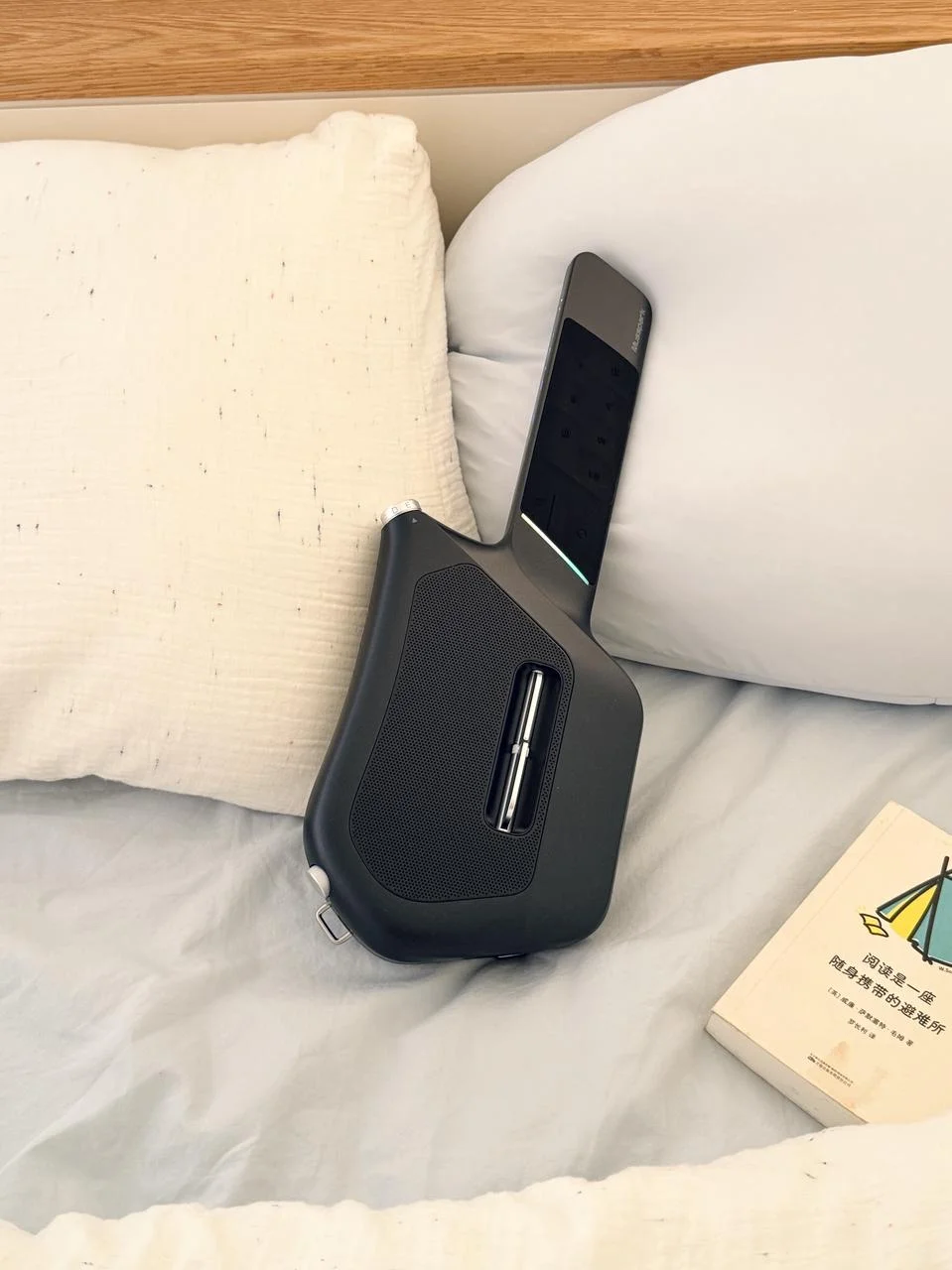 第一个发明无弦吉他的人,真是个天才-夜雨聆风