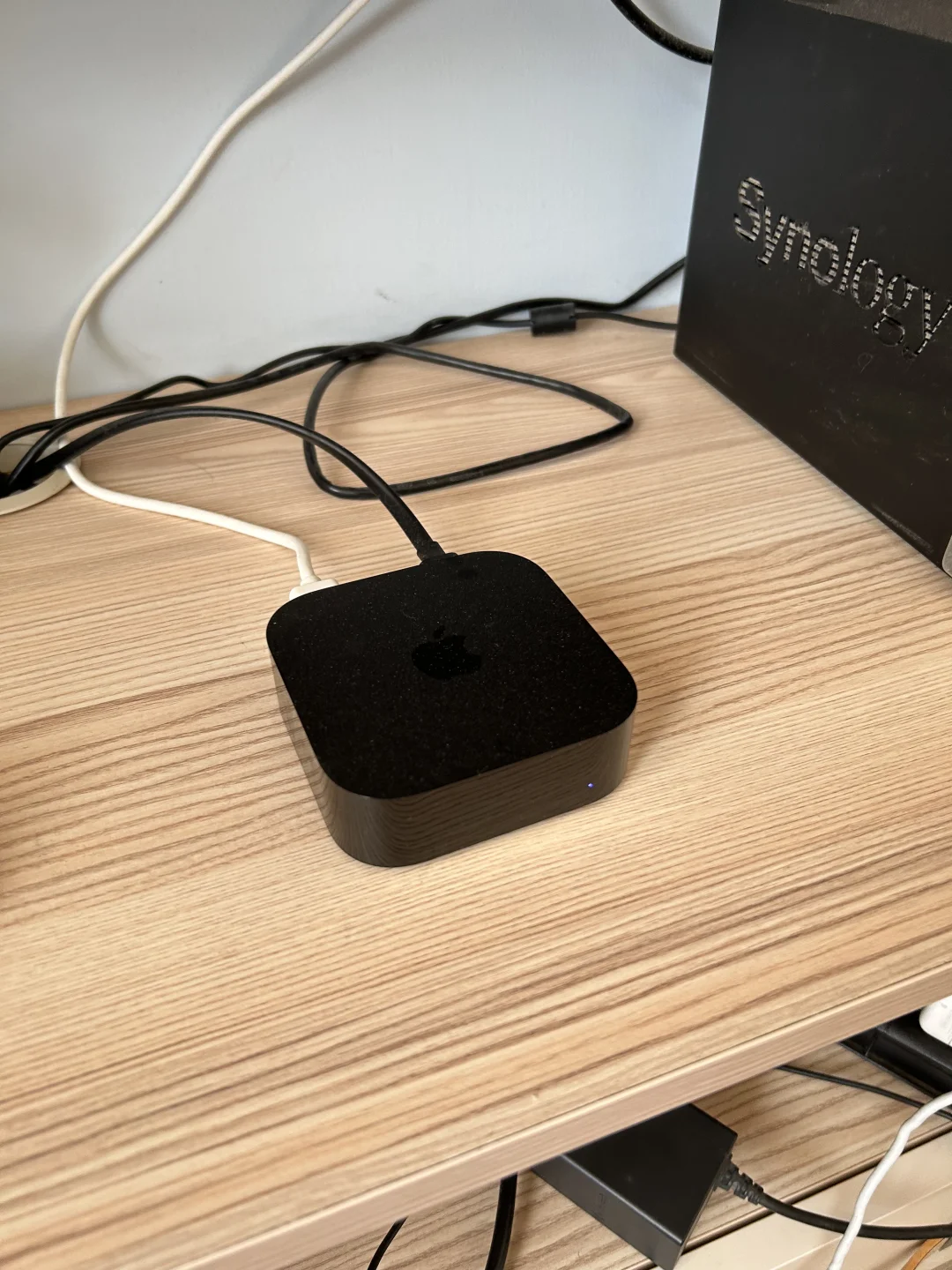 听我的 家庭买苹果TV看剧太爽了