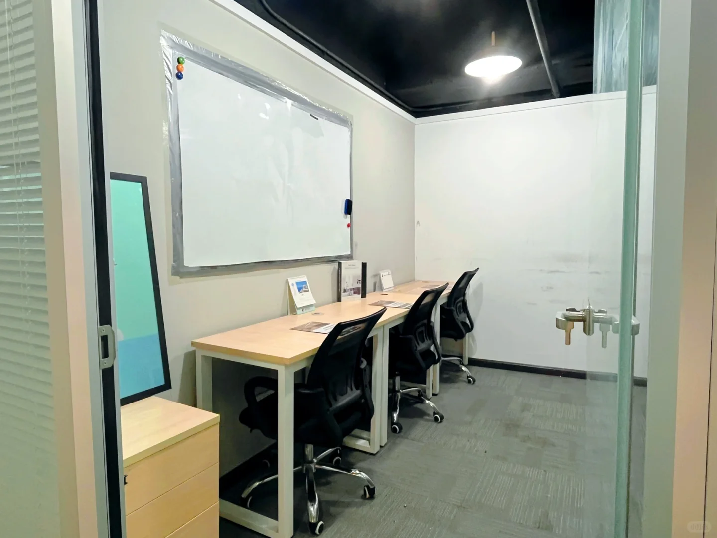 1+4格局办公，适合教育，心理咨询，摄影行业