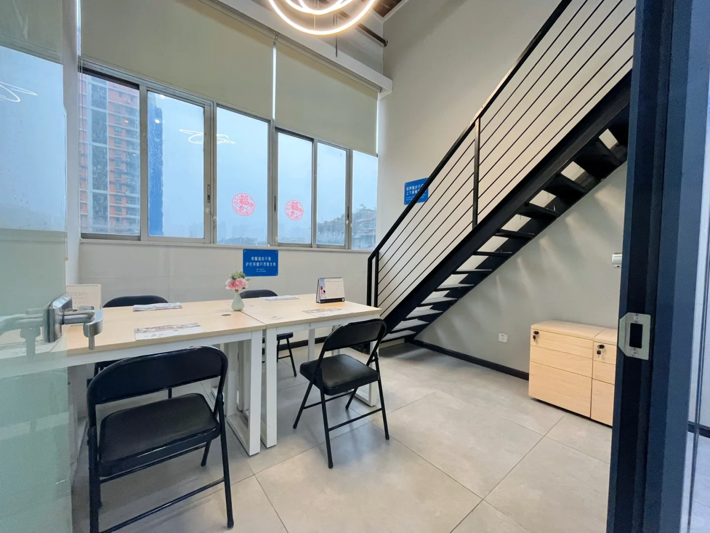 1+4格局办公，适合教育，心理咨询，摄影行业