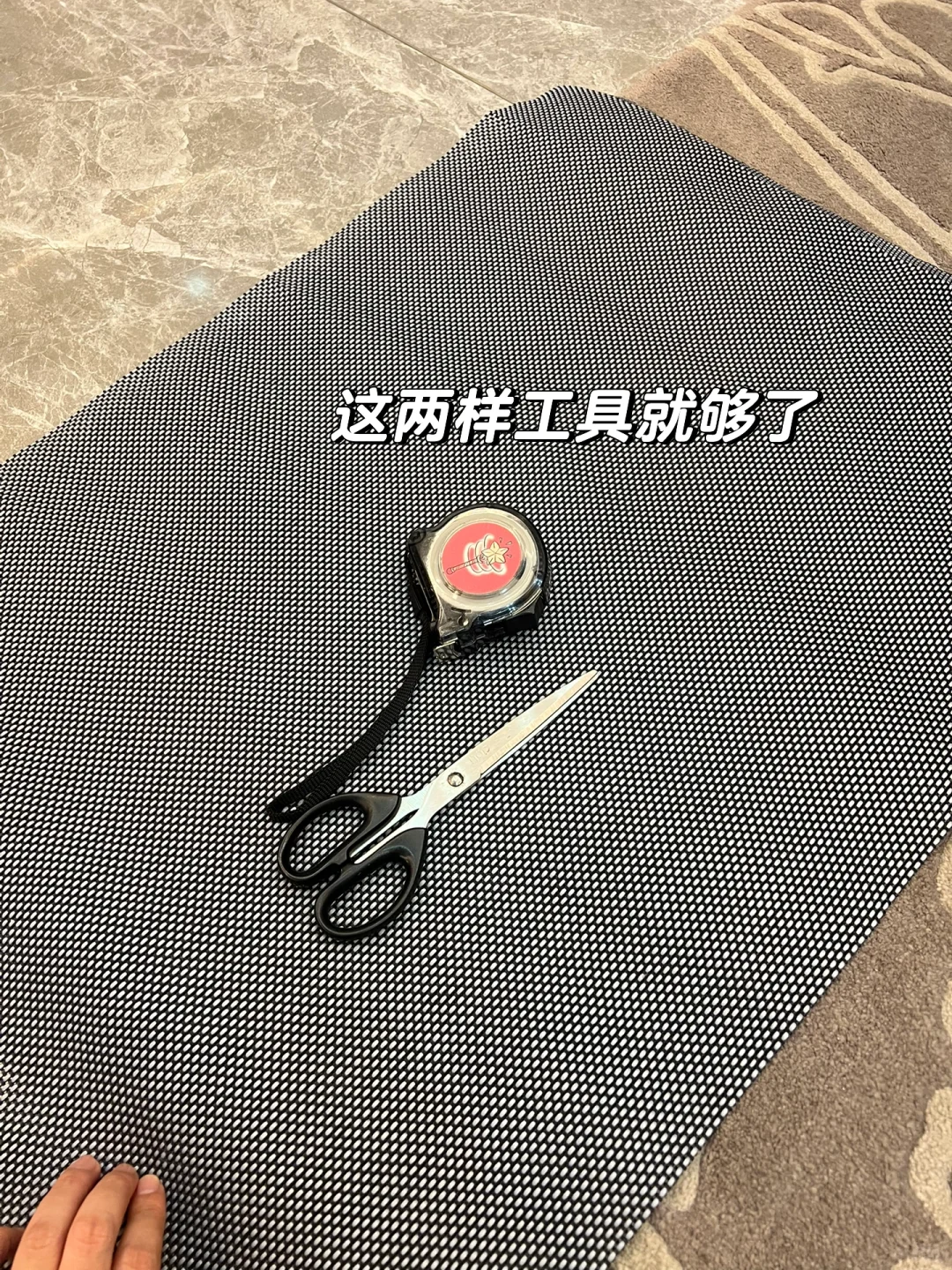 轻而易橘I50块让电视柜的插座路由器消失了