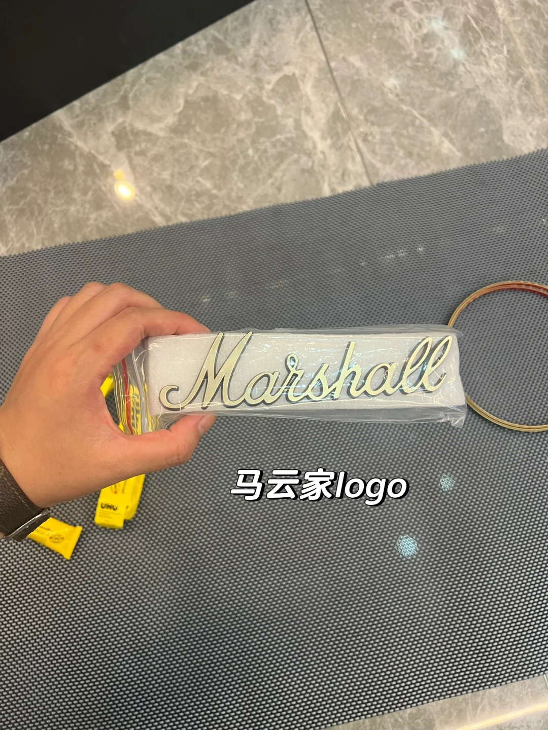 轻而易橘I50块让电视柜的插座路由器消失了