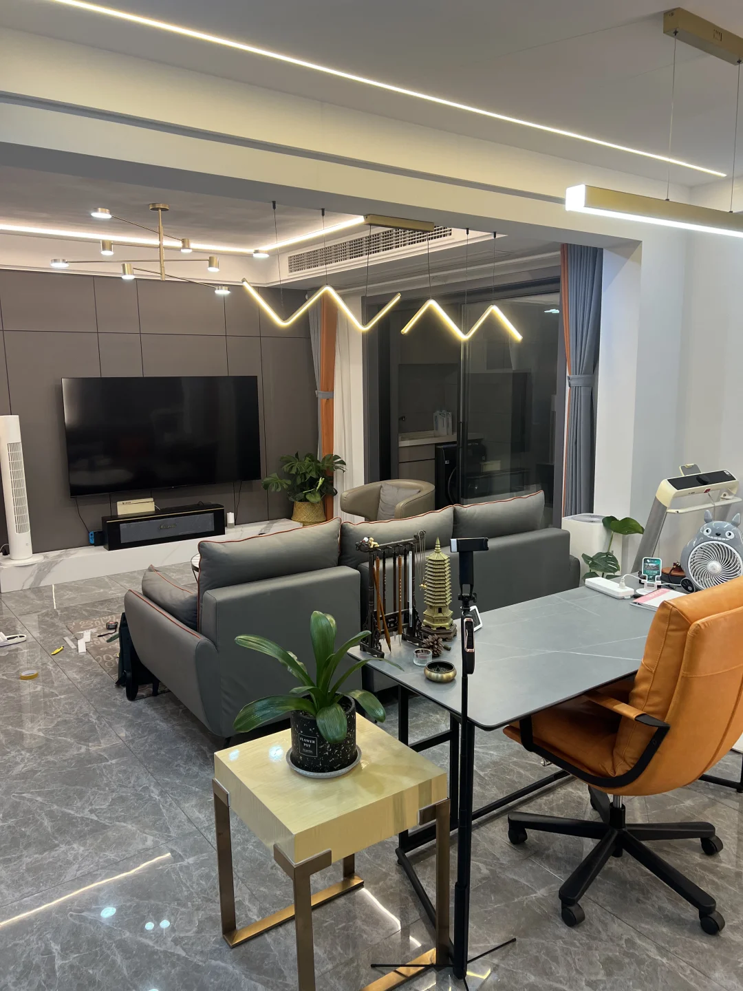 轻而易橘I50块让电视柜的插座路由器消失了