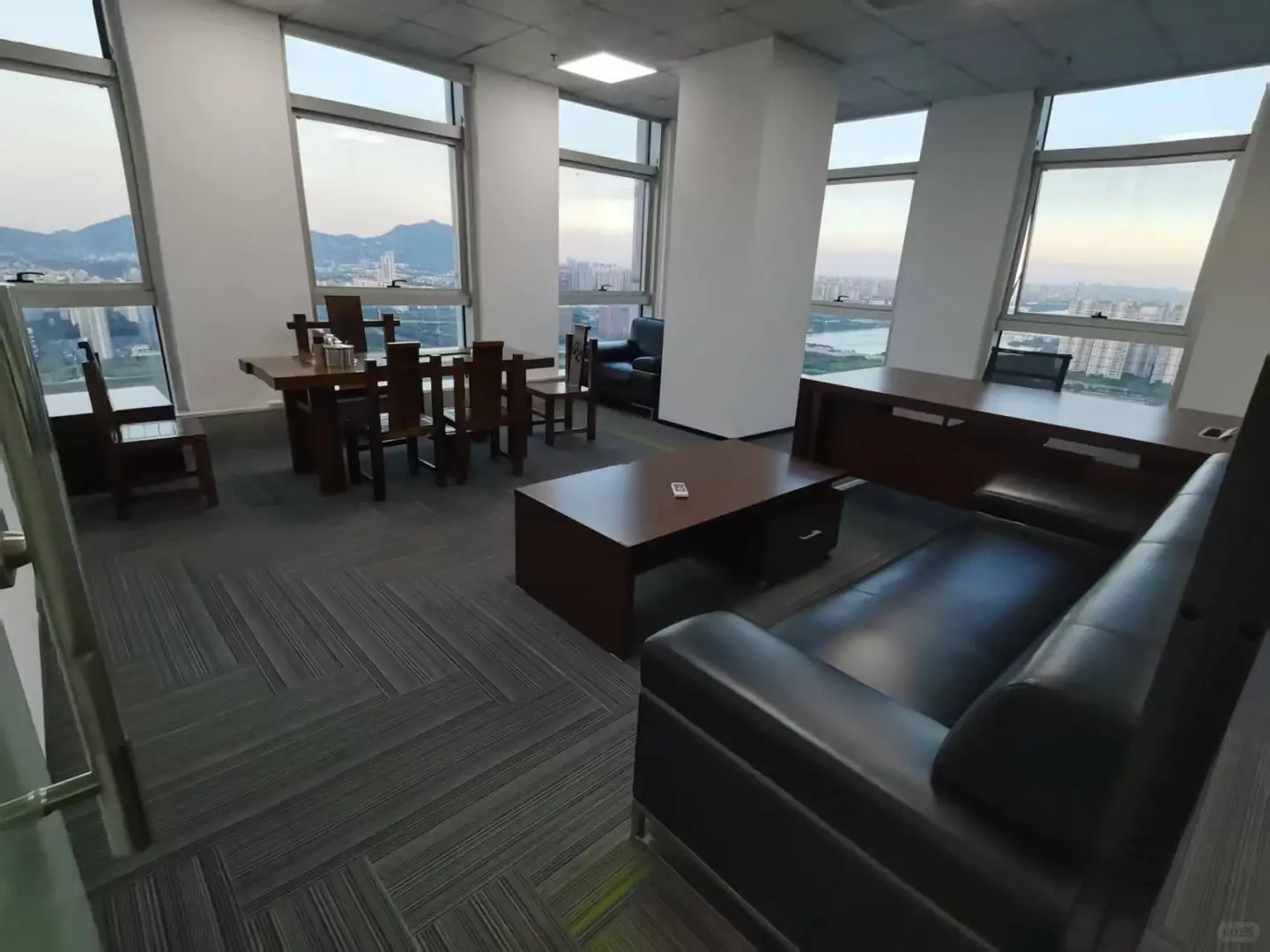 办公室为什么要找软三，欢迎咨询免费带看