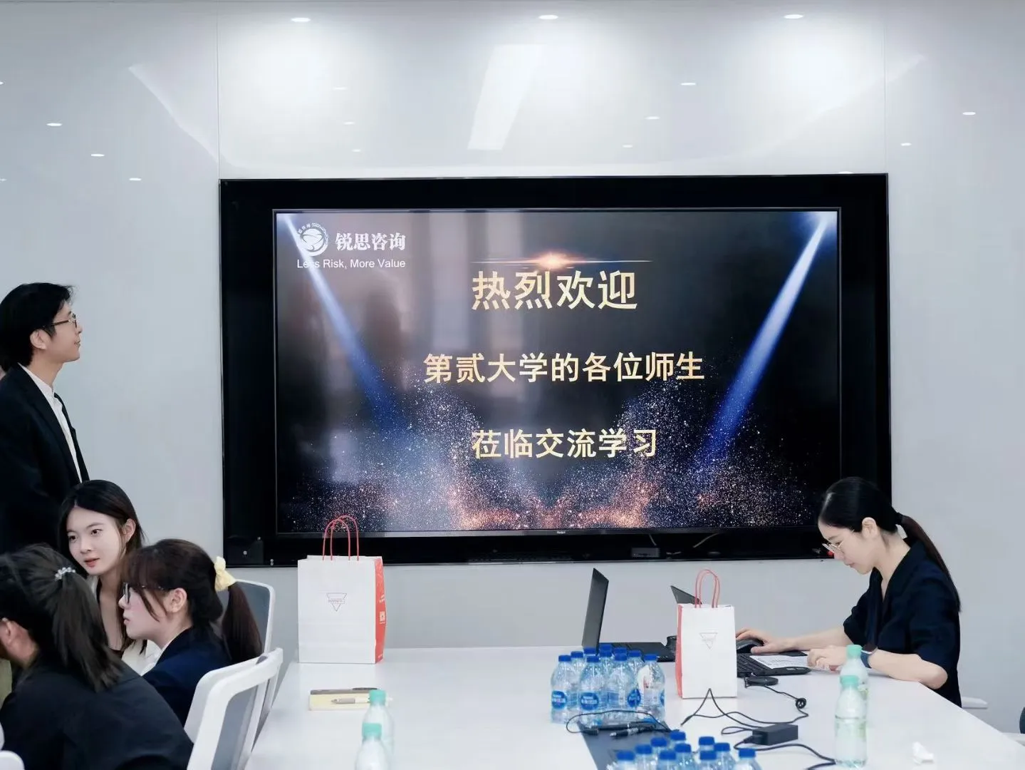 没想到咨询顾问的日常是这样的！