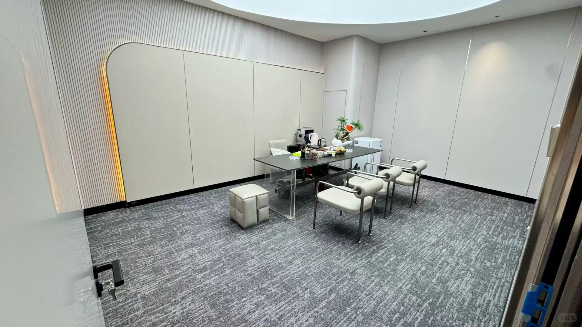 办公室为什么要找软三，欢迎咨询免费带看