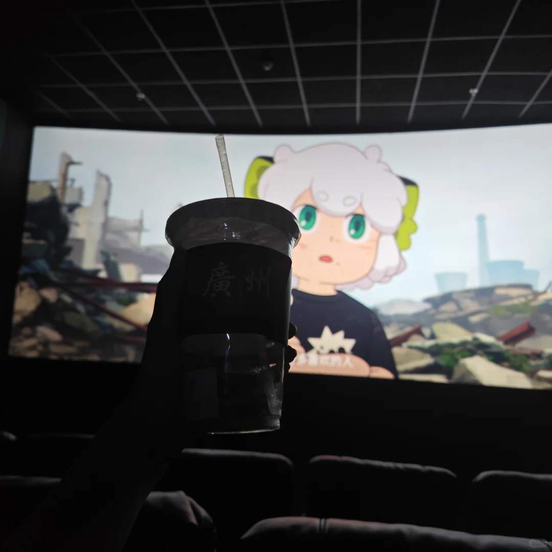 一张小小的电影票，包场了整个电影院…