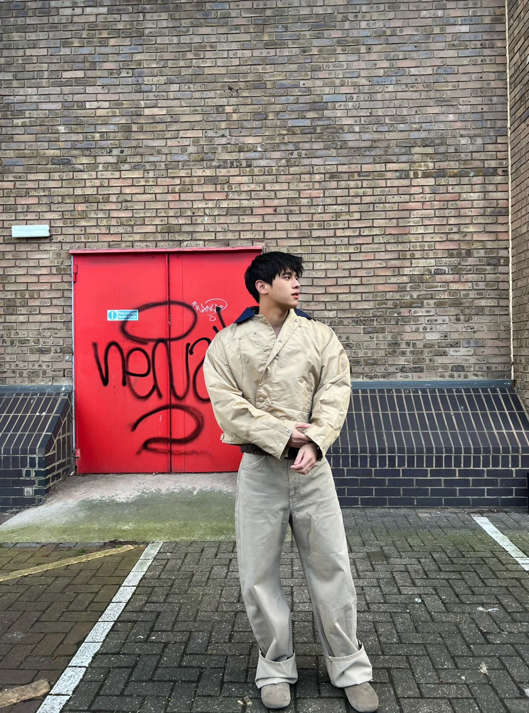 限留学生 左滑看好东西