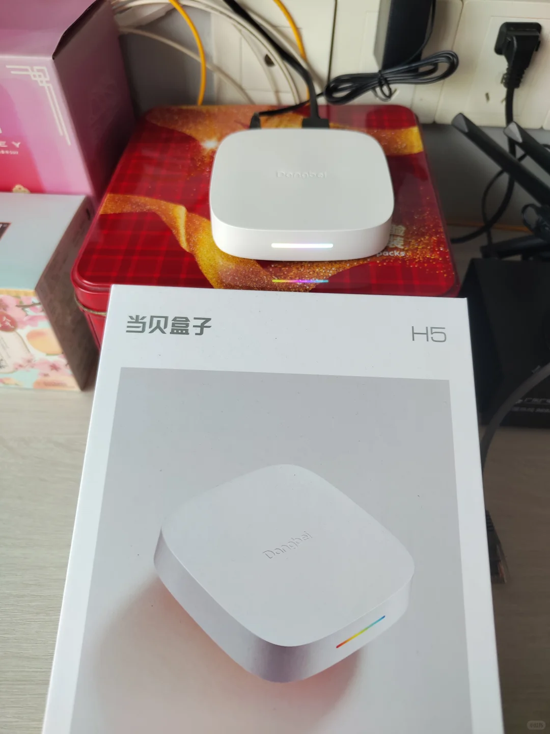 台风天看上电视了