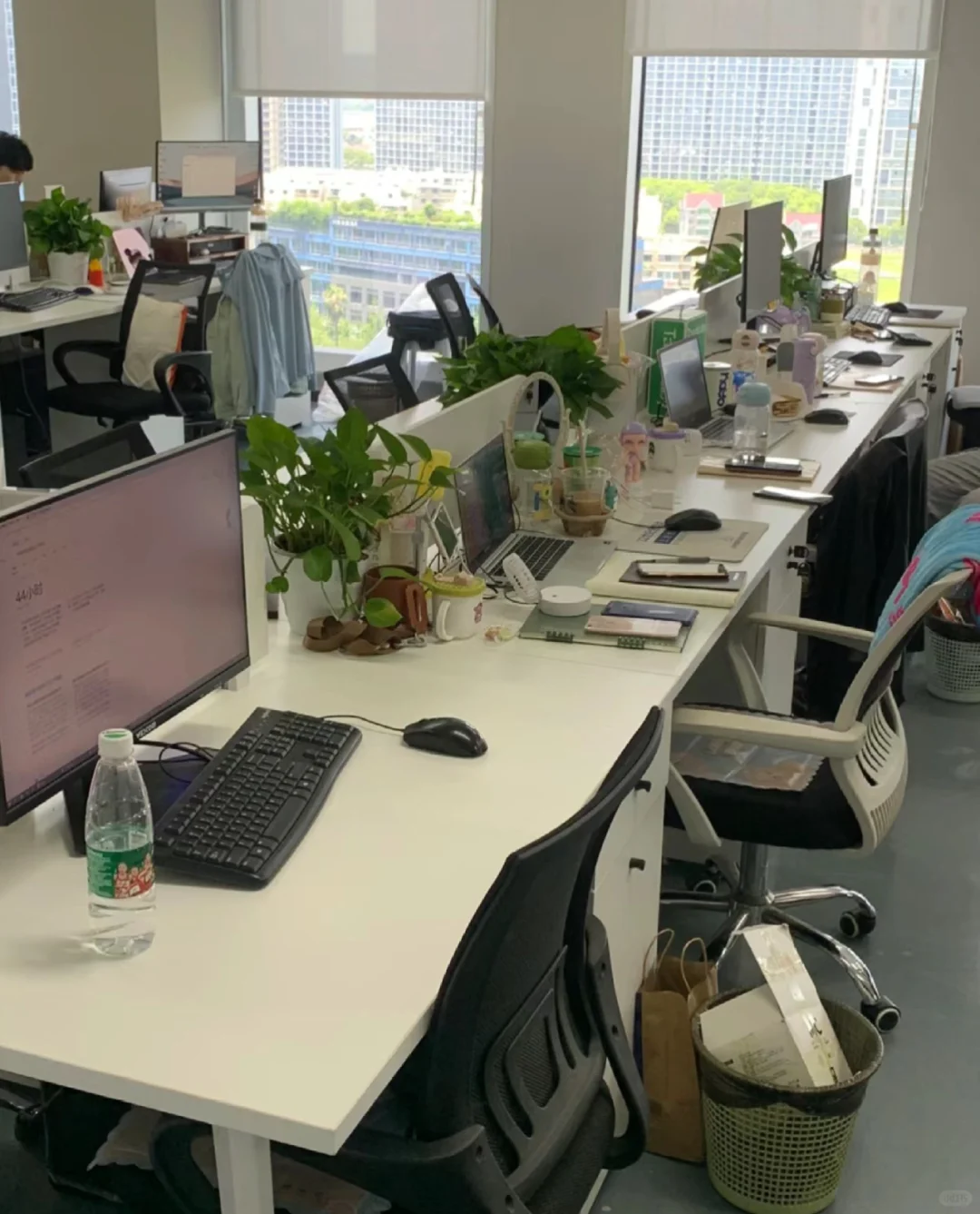 姐妹们，医美网咨上班不要太舒胡啦～