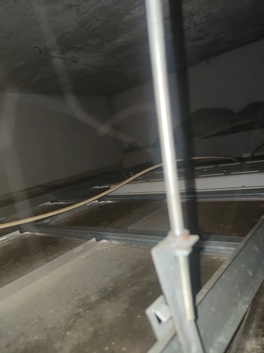 电视线抽不动光纤进不来，拆了n个天花