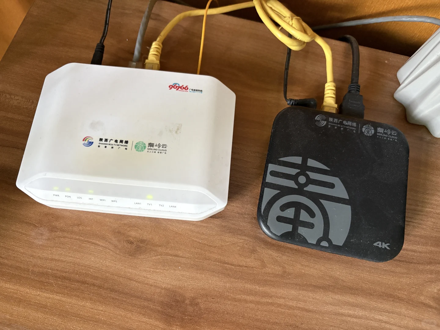 求问广电这俩盒子是什么