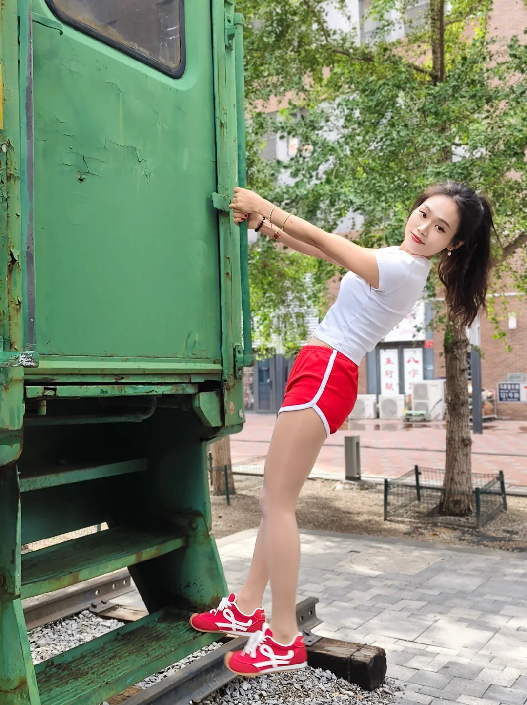 运动风短裤➕肉丝，甜酷辣妹上线～