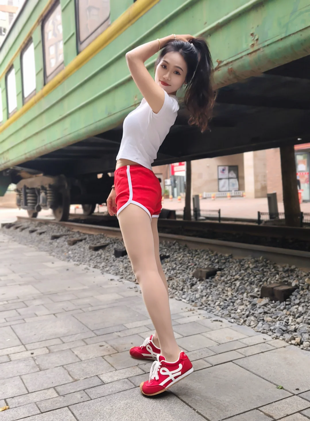 运动风短裤➕肉丝，甜酷辣妹上线～