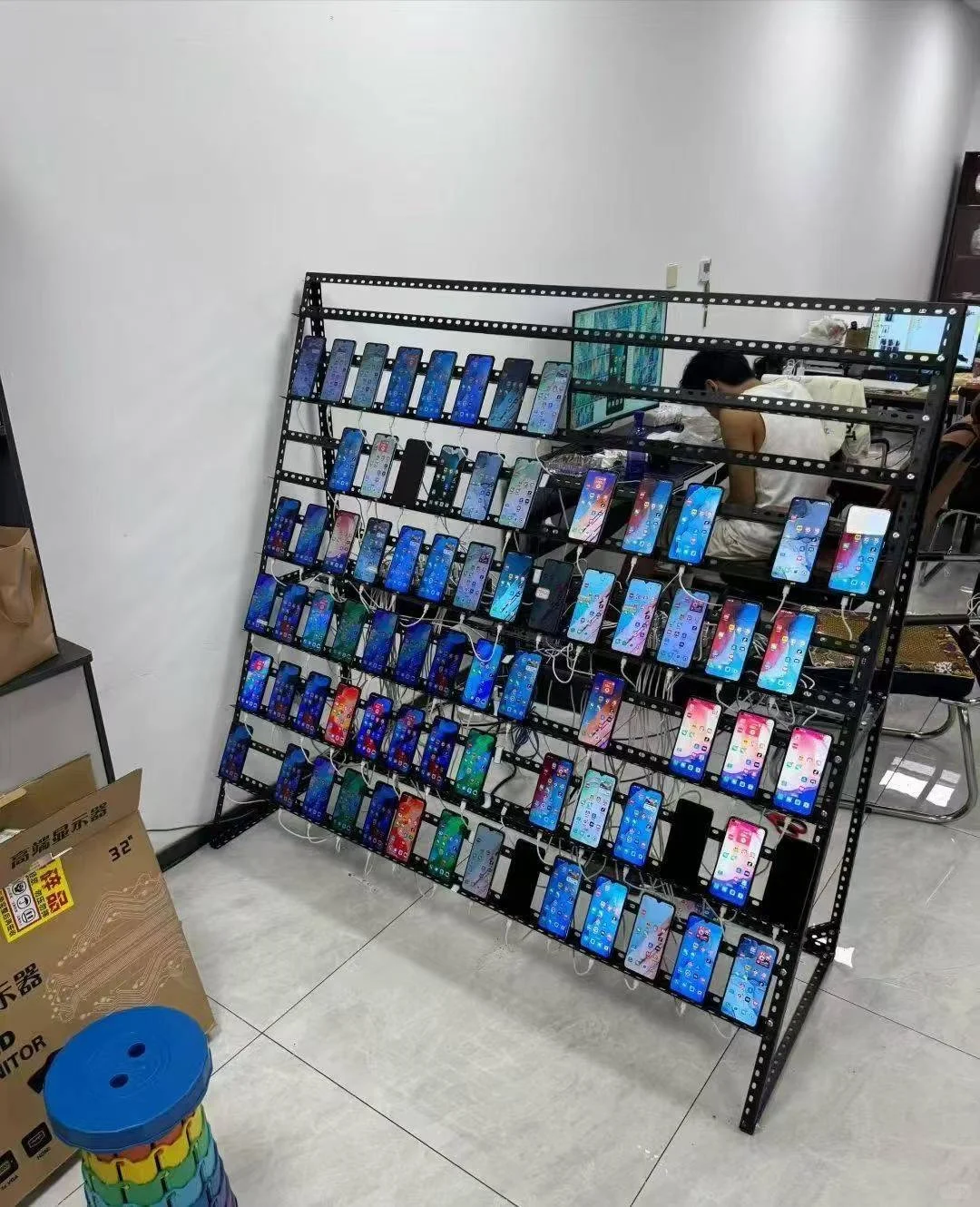 手机刷广告、内有小蓝盒保证你的稳定，搞薯条