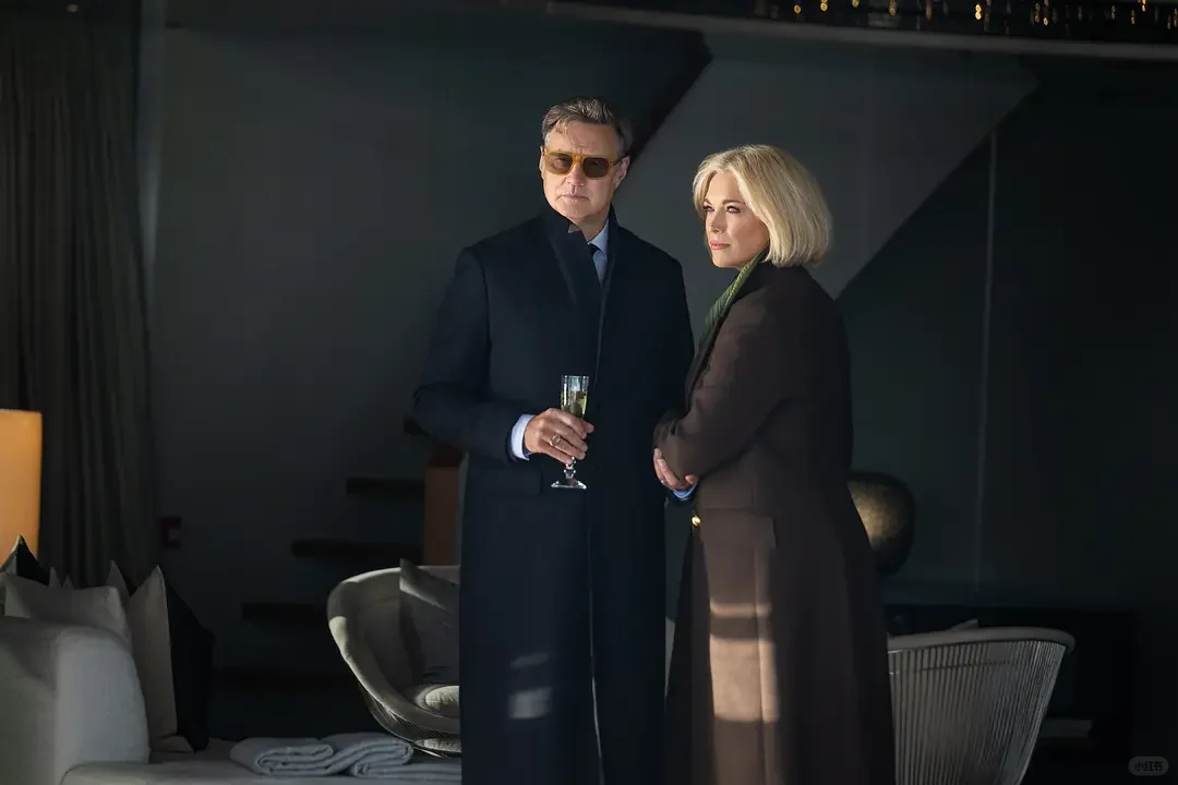 #10 号舱里的女人