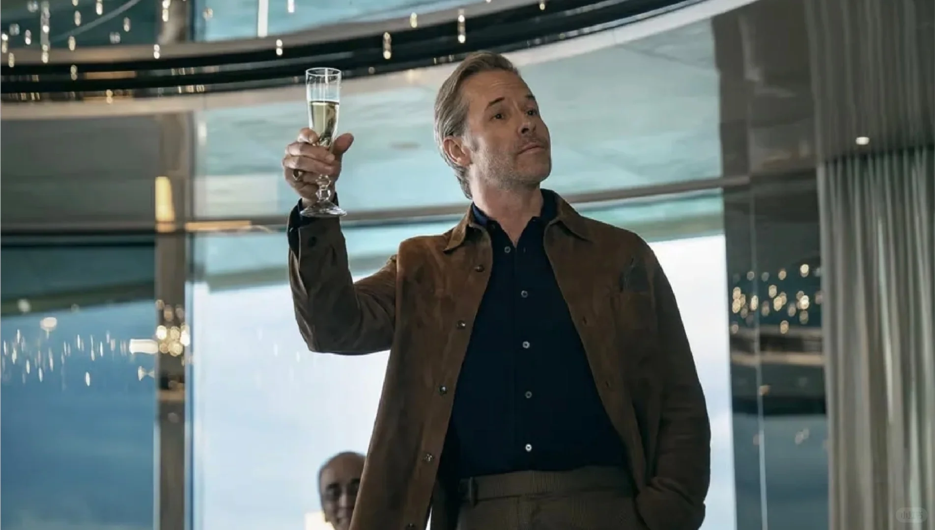 #10 号舱里的女人