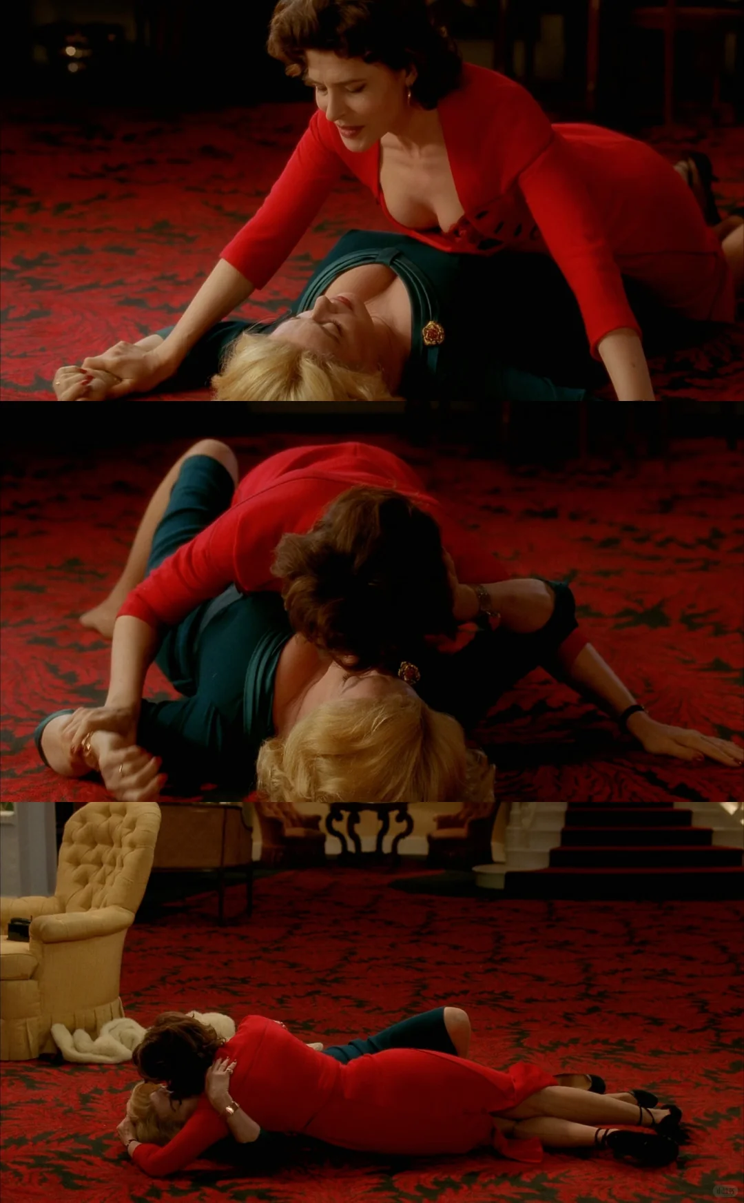 我的姑姑在激吻我的妈妈🫢